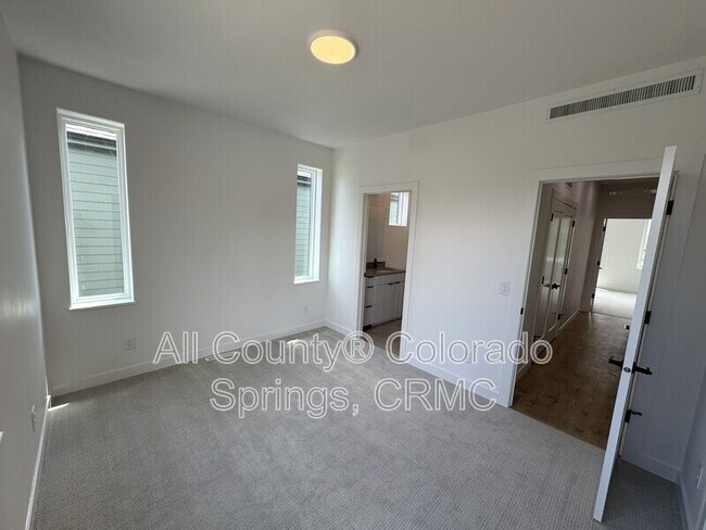 Building Photo - 2512 1/2 West Bijou Street