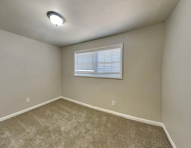 Building Photo - 2182 Chestnut Log Loop