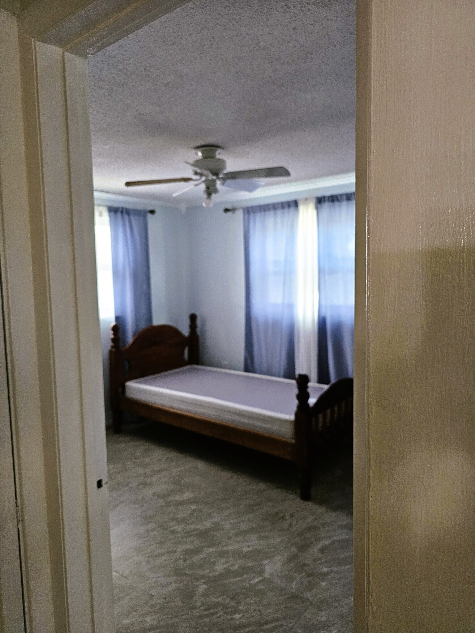 Bedroom, right - 6819 Hammock Rd