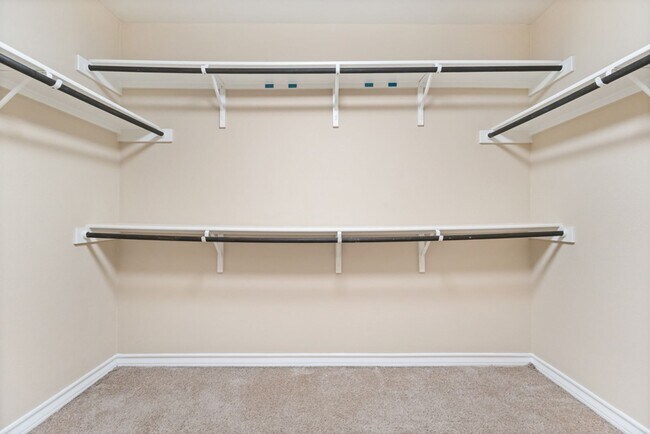 Building Photo - Well-Maintained 3-Bedroom Home – Ideal for Students & Professionals!