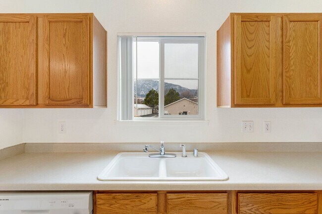 Building Photo - 3625 Strawberry Field Grove