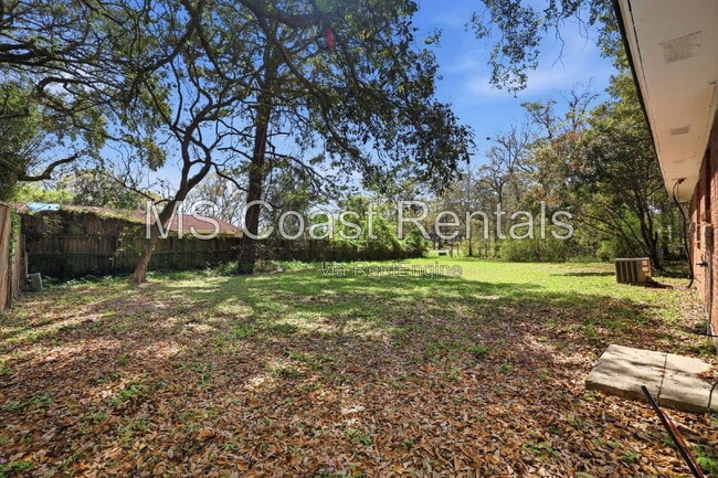 Building Photo - 16205 Seville Ct