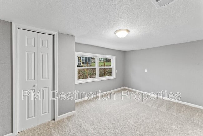Building Photo - 15508 Loring Rd