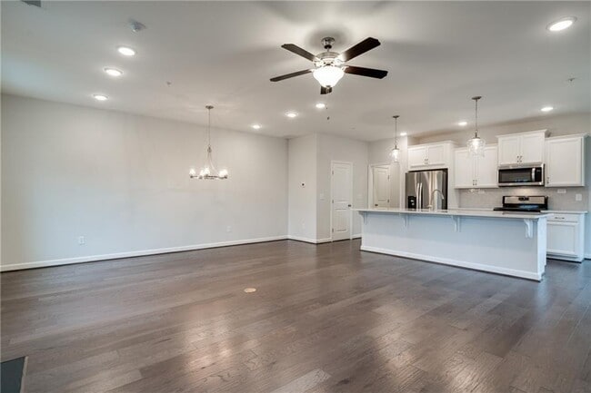 Building Photo - 1095 Lawanna Dr