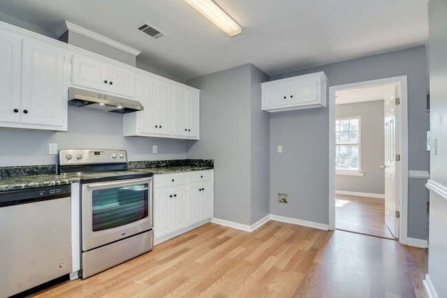 Building Photo - A Classic Act