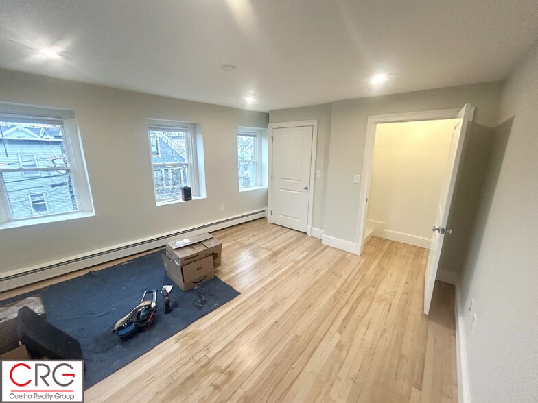 Building Photo - 190 3rd St