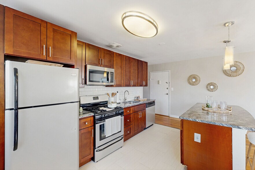 Building Photo - The Crossings at Menlo Park