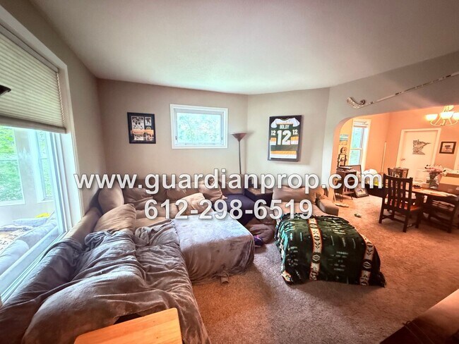 Building Photo - House in Midway Available September 1, Updated Kitchen & Bath, Fenced Yard, 2 Car Garage