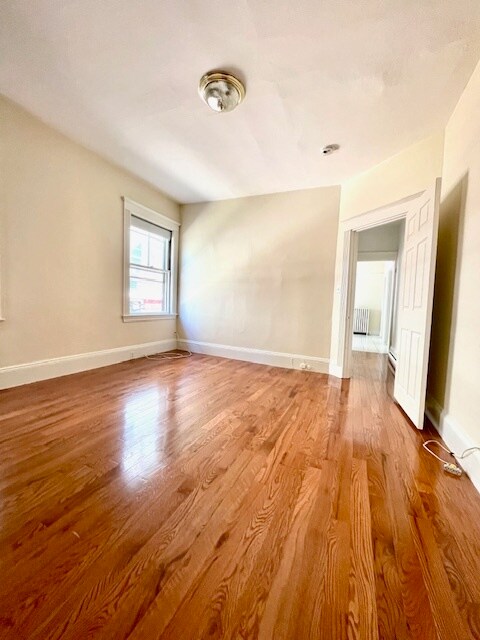 Building Photo - 81 College Ave