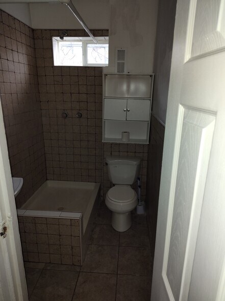 Building Photo - 4320 N Darien St