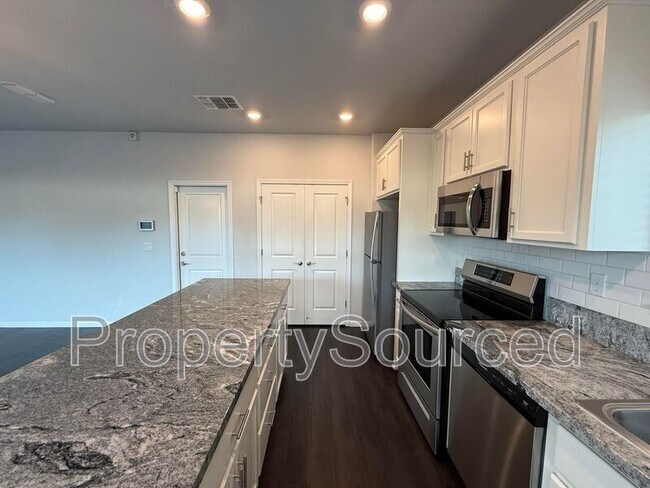 Building Photo - 709 Ephesus Ave