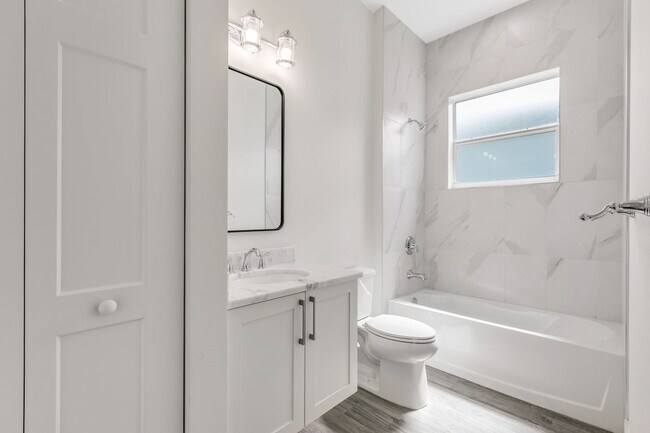 Building Photo - ** SEAHORSE AT CAMBRIA ** 3 BED + DEN - 3....