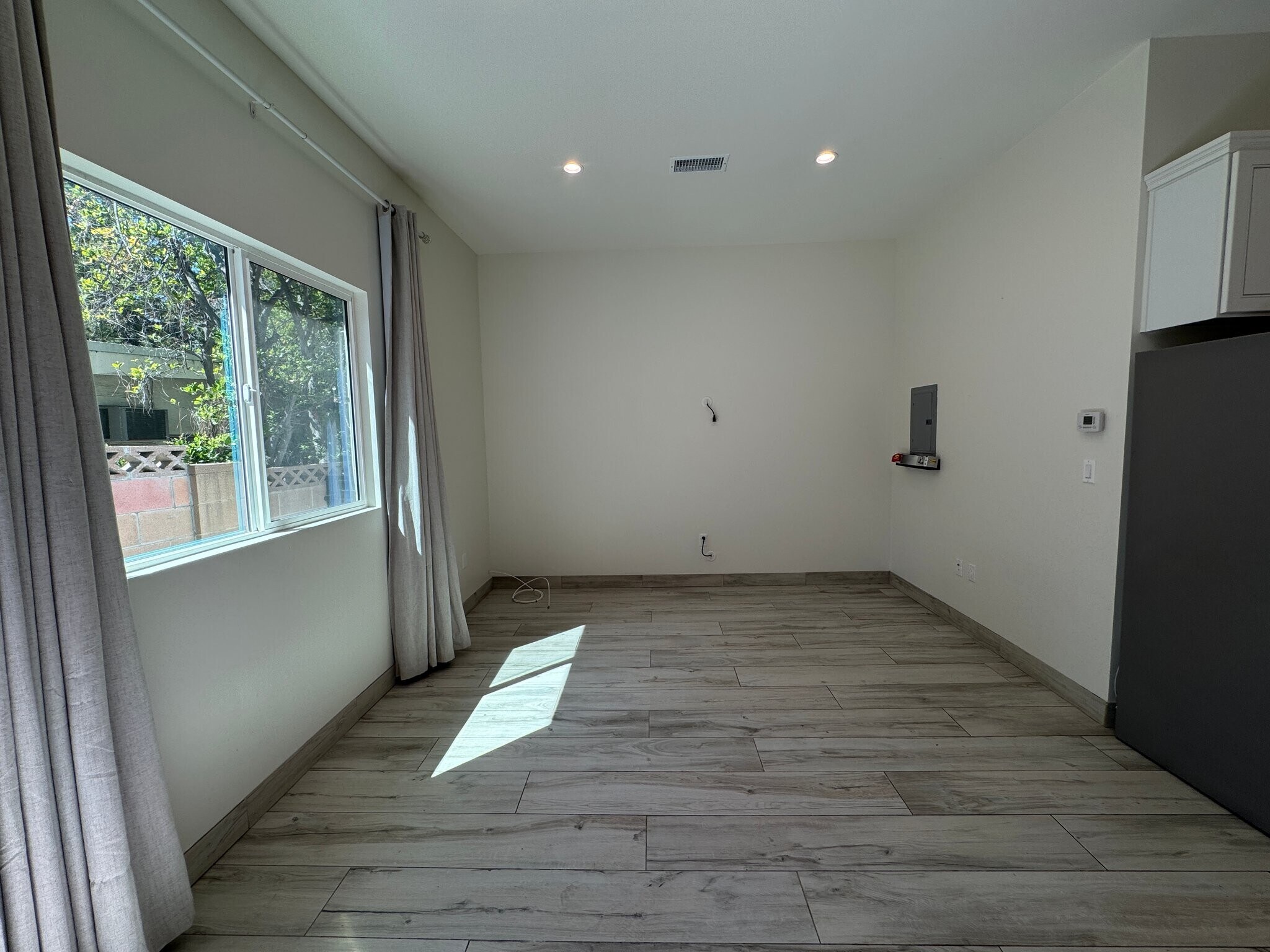 Building Photo - 23110 Mulholland Dr