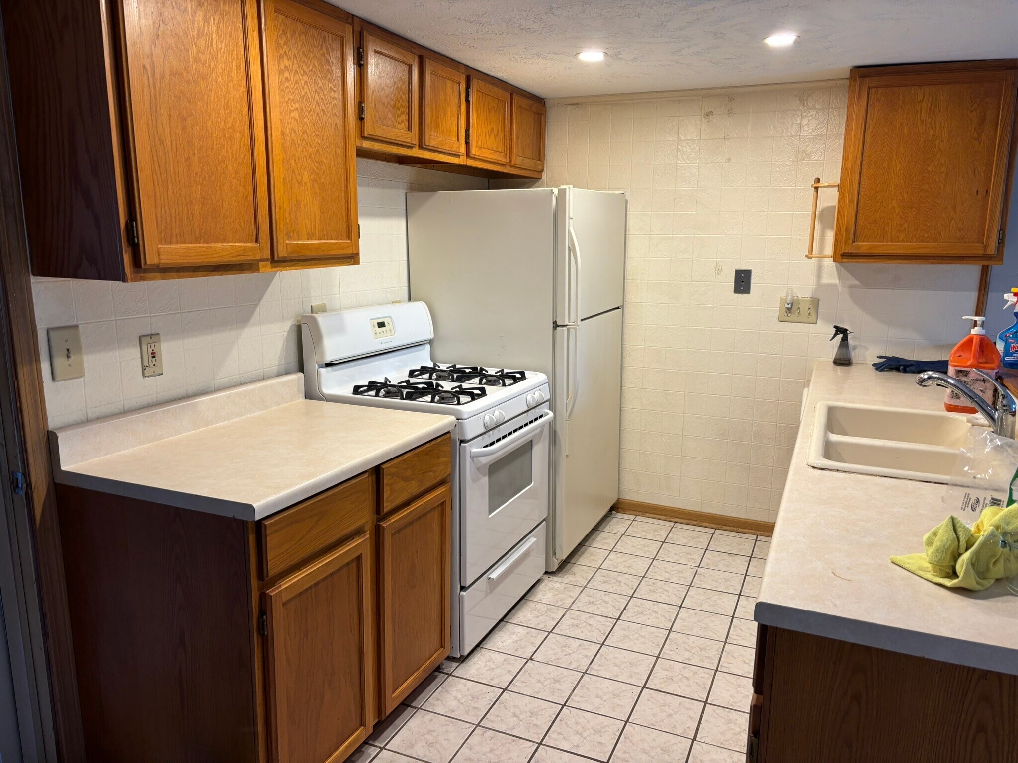 Building Photo - 6172 Brynwood Dr