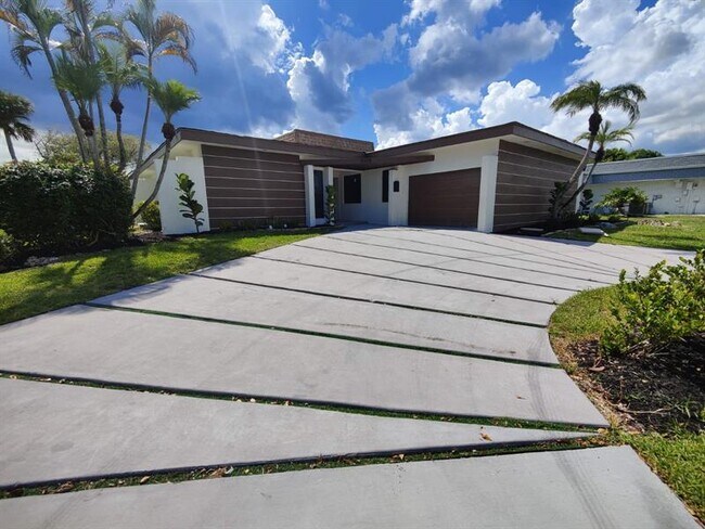 Building Photo - 5109 Banyan Ln