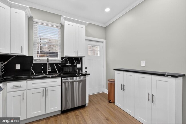 Building Photo - 2542 Arcadia St