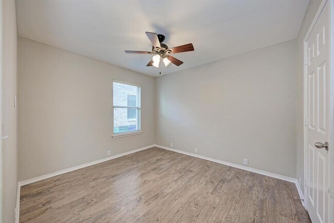 Building Photo - 2308 John Tee Dr