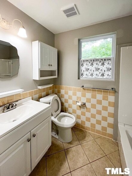 Building Photo - 316 W Chestnut Ave