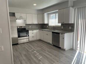 Building Photo - 1267 Kimberly Dr