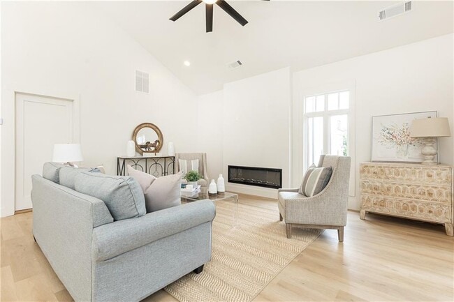 Building Photo - 433 Trabert Ave NW