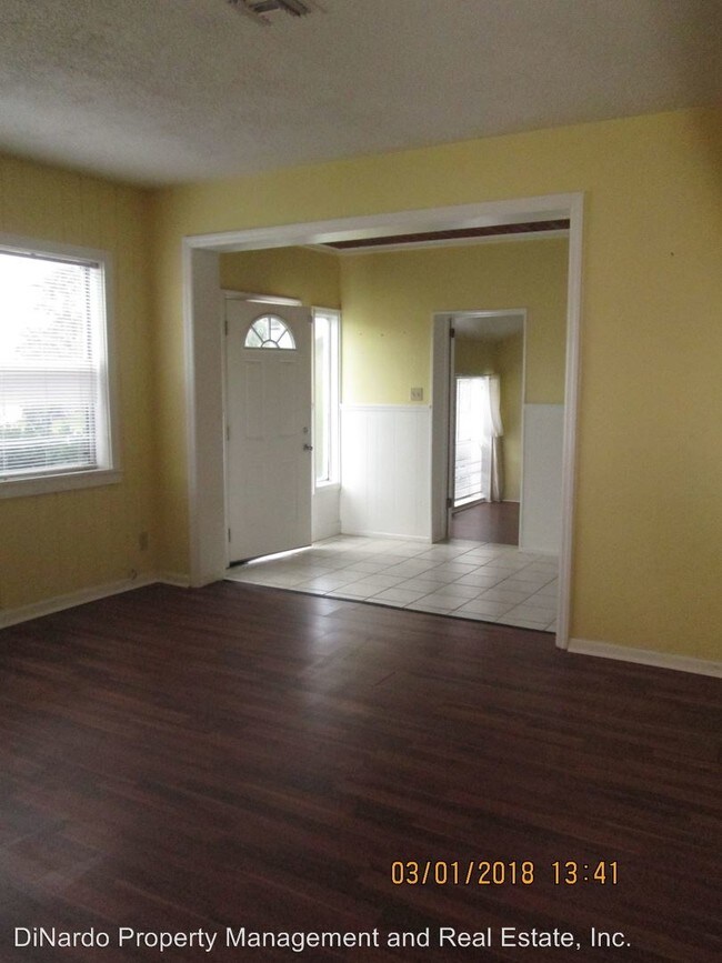 Building Photo - 66 Lucky Dr Front