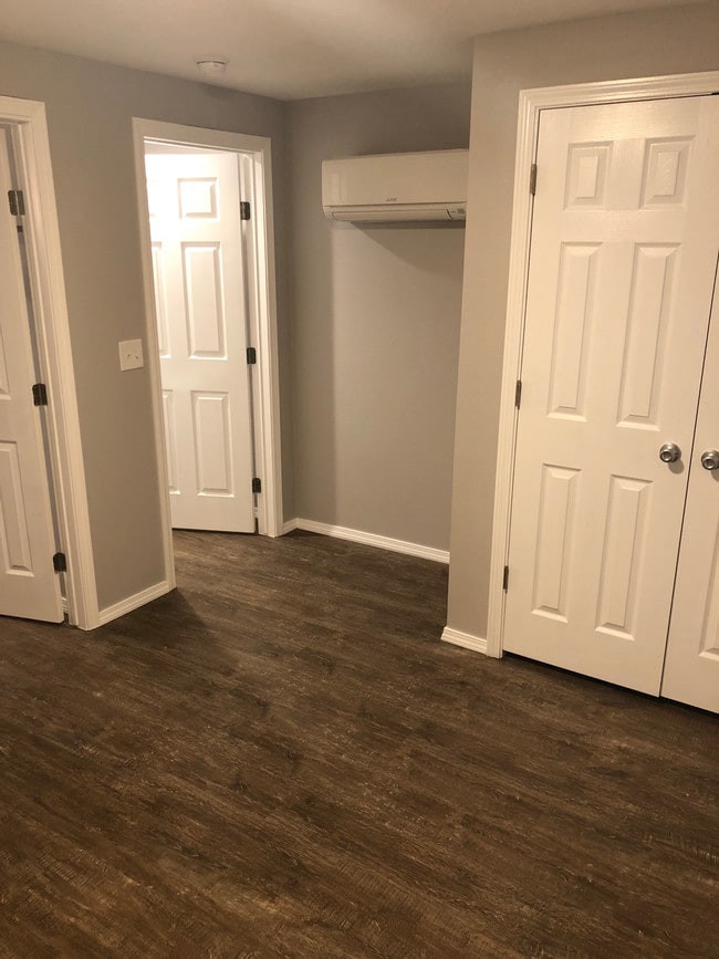 Building Photo - 702 N Cleveland Ave