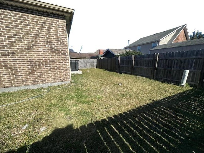 Building Photo - 5611 Rickert Dr