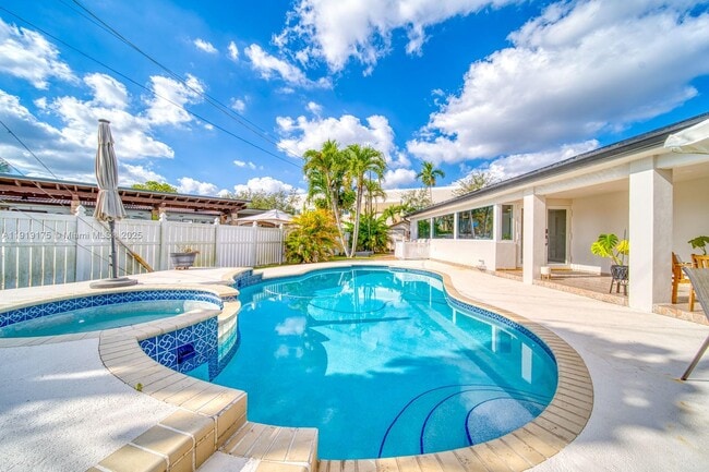 Building Photo - 10520 SW 46th Terrace