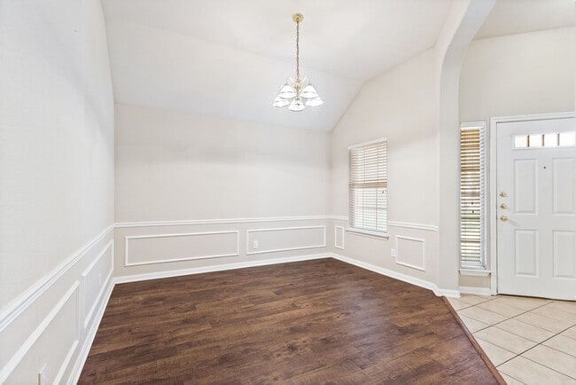 Building Photo - 1318 Coronado Blvd