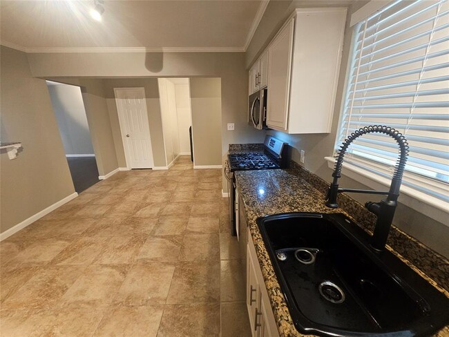 Building Photo - 10603 Georgian Dr