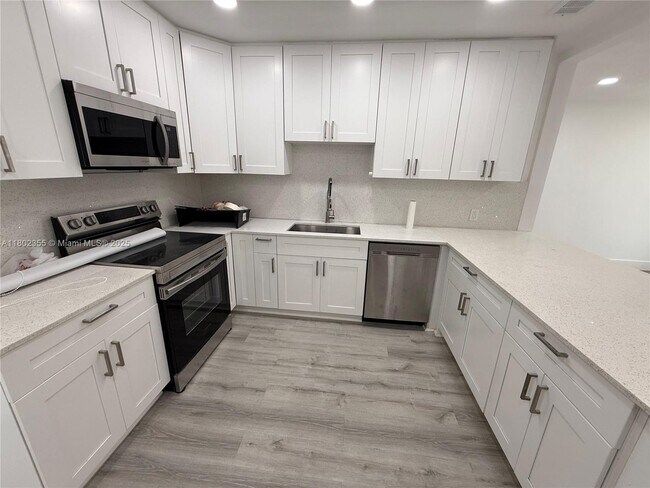 Building Photo - 6391 SW 39th St