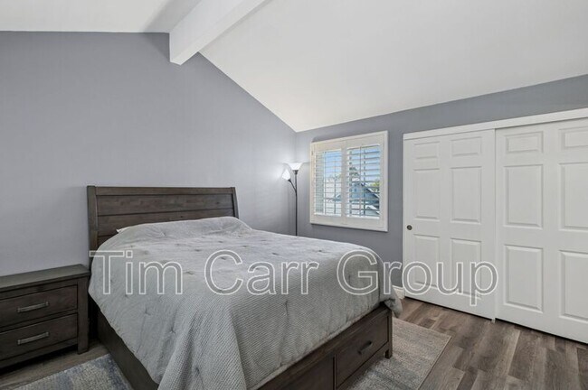 Building Photo - 350 Avocado St