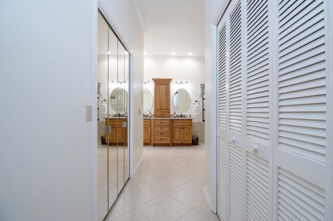Building Photo - Palm Aire Fully Furnished Rental