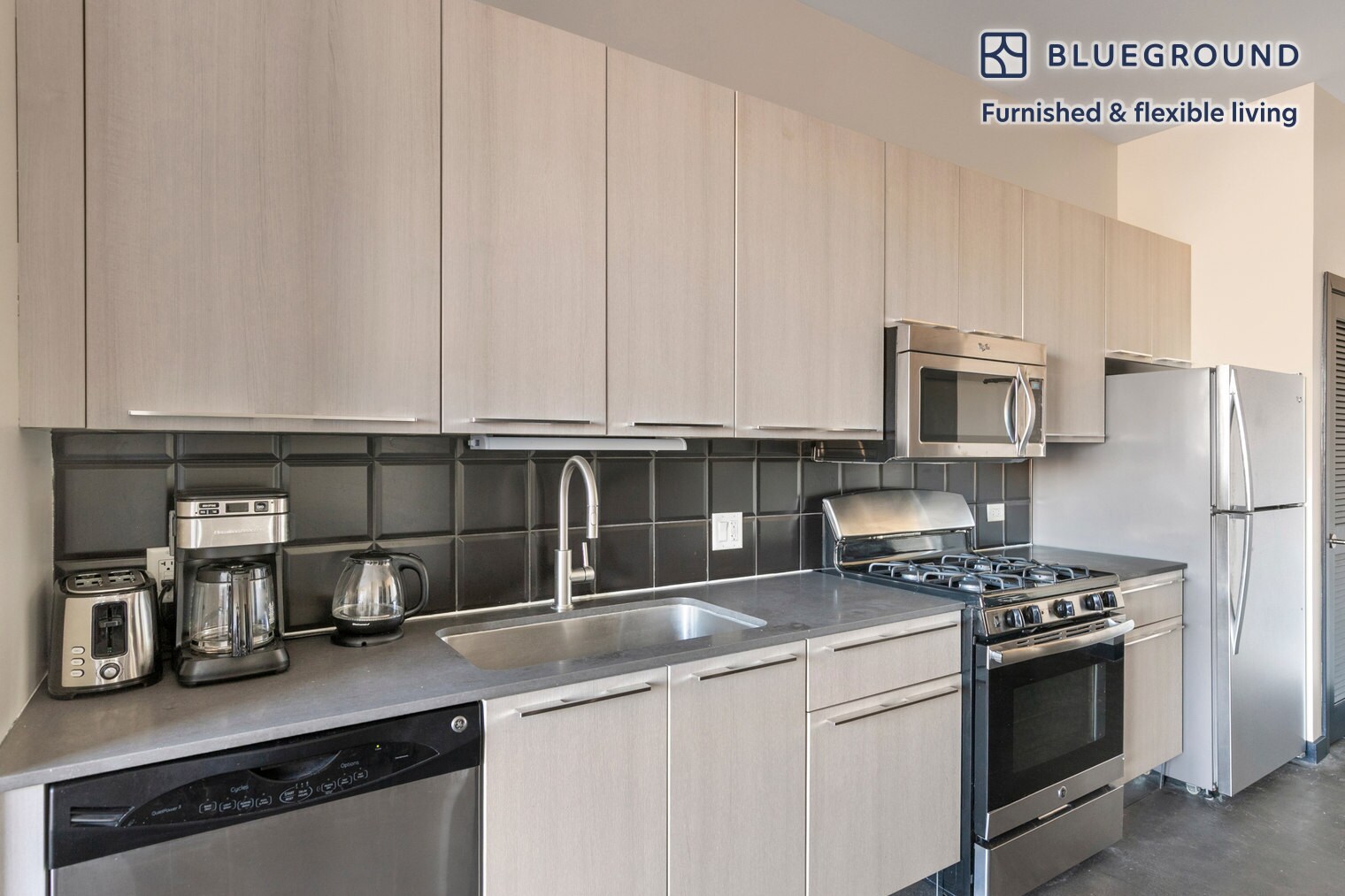 Building Photo - 1647 N Milwaukee Ave