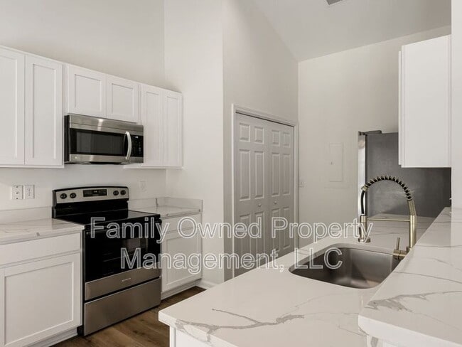 Building Photo - 5208 Copley Cir