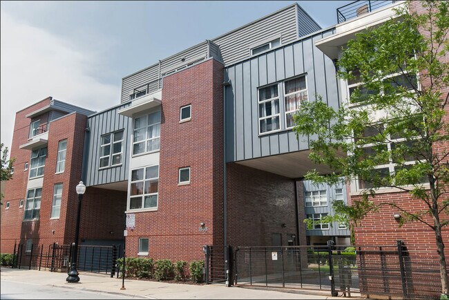 Building Photo - 1808 S Michigan Ave