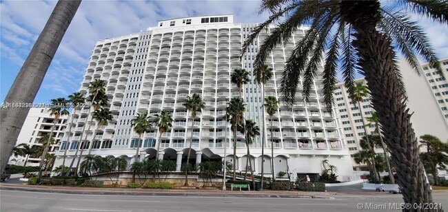 Primary Photo - 5401 Collins Ave