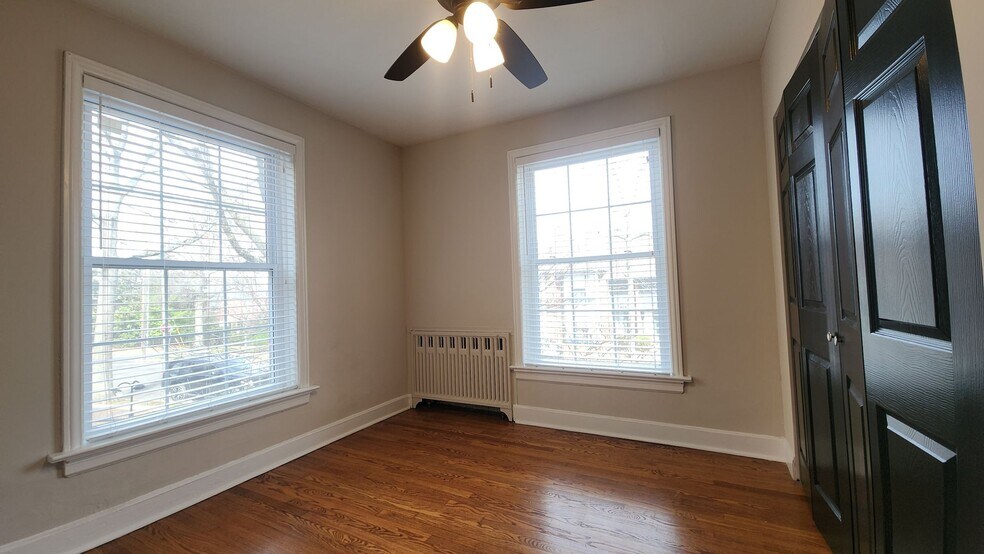 Building Photo - 7754 Kingsbury Blvd