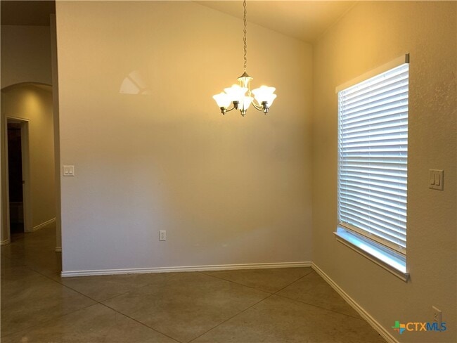 Building Photo - 235 Anne Louise Dr