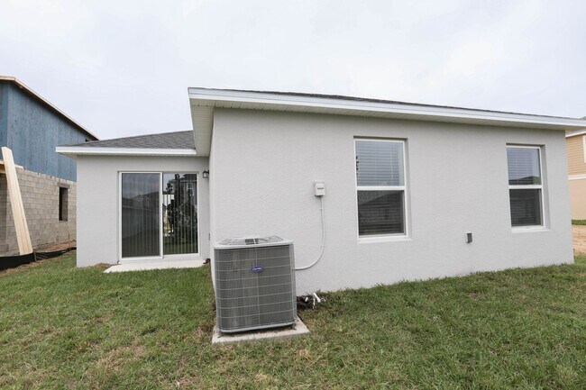 Building Photo - 2950 Lavanda Dr