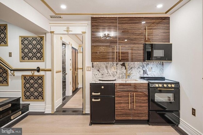 Building Photo - 810 Prince St