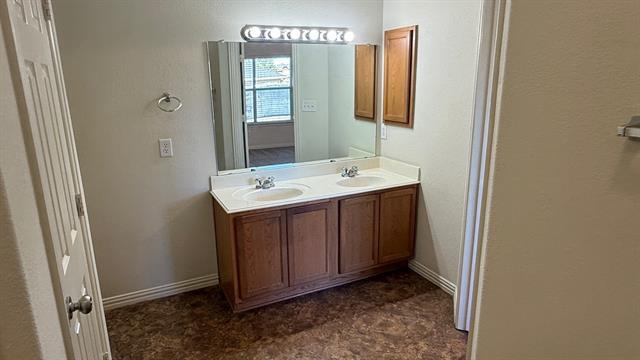 Building Photo - 519 Creekside Dr