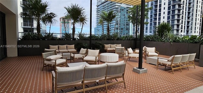 Building Photo - 601 N Miami Ave