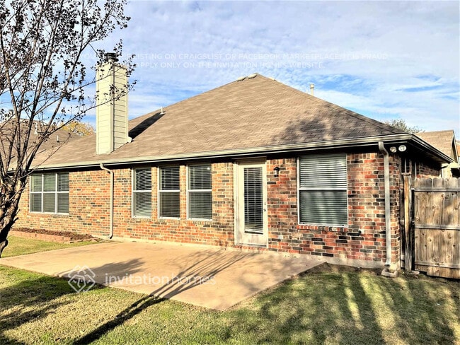 Building Photo - 711 San Antonio Trail