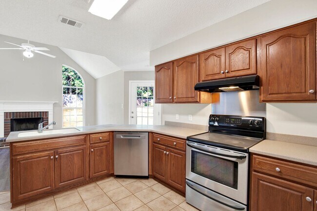 Building Photo - Available NOW