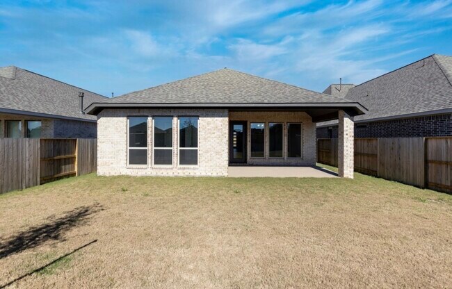 Building Photo - 5034 Morrison Dr