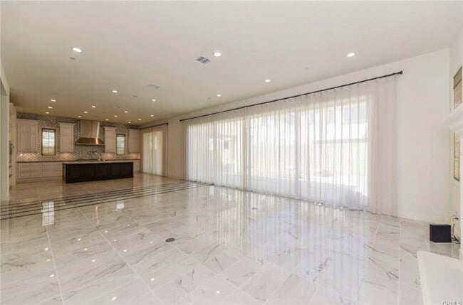 Building Photo - 105 Spacial