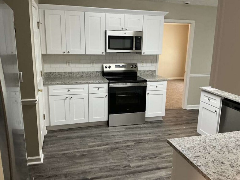Building Photo - 3170 Spincaster Way