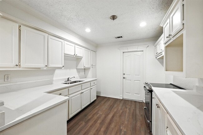 Building Photo - 508 E Sanford St