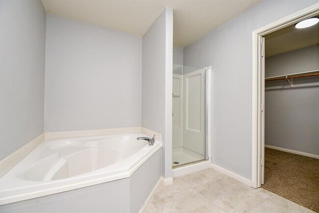 Building Photo - 6615 Poplar Rose Ct.